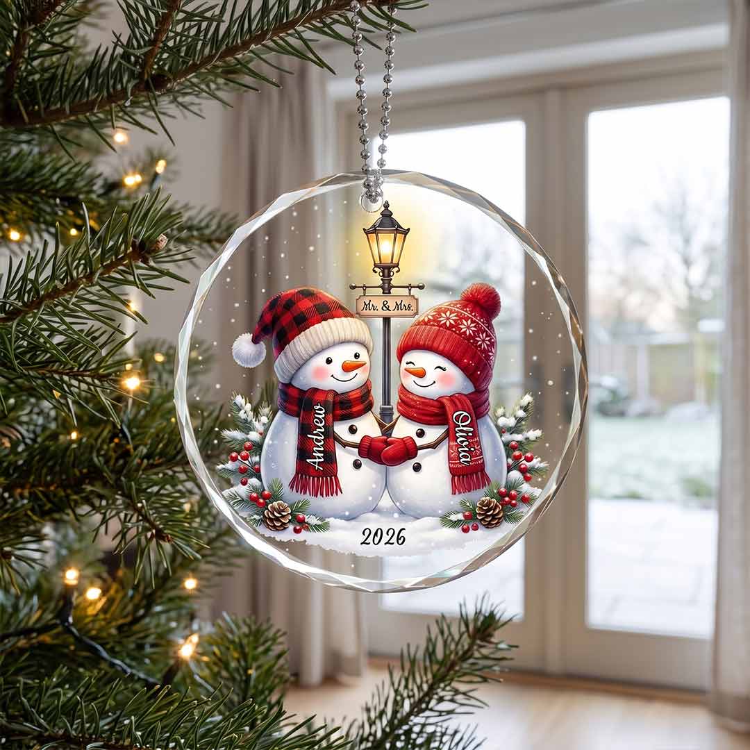Mr and Mrs Snowman Christmas Couple Holiday Keepsake Personalized Custom Name Date Couple Round Glass Christmas Ornament for Newlyweds