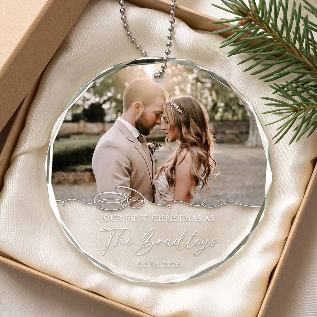 Our First Christmas Newlywed Keepsake Personalized Custom Name Date Photo Wedding Round Glass Christmas Ornament for Couples