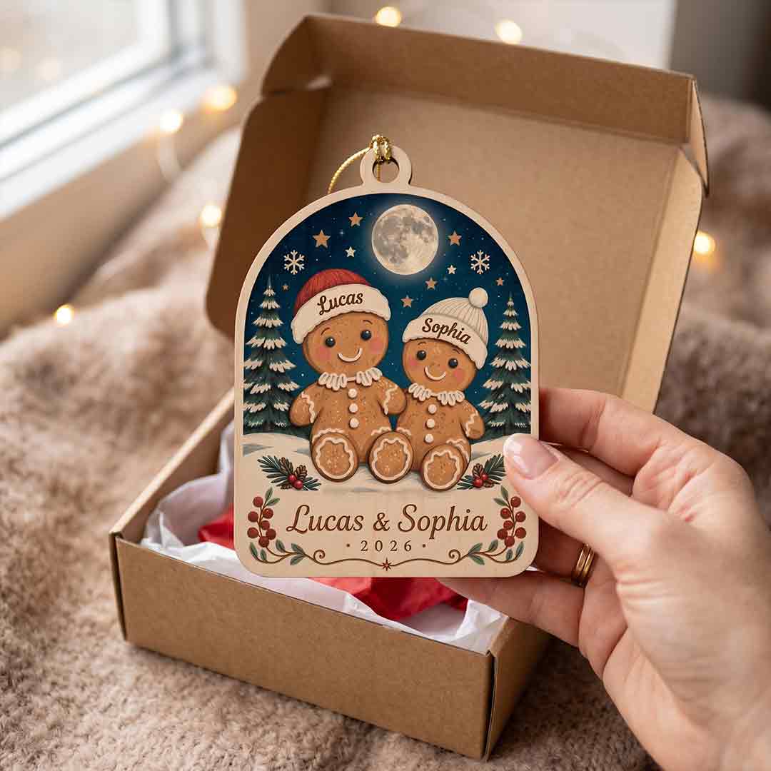 Gingerbread Kissing Couple Christmas Holiday Keepsake Personalized Custom Name Date Couples 1-Layer Wooden Christmas Ornament for Lovers Gift
