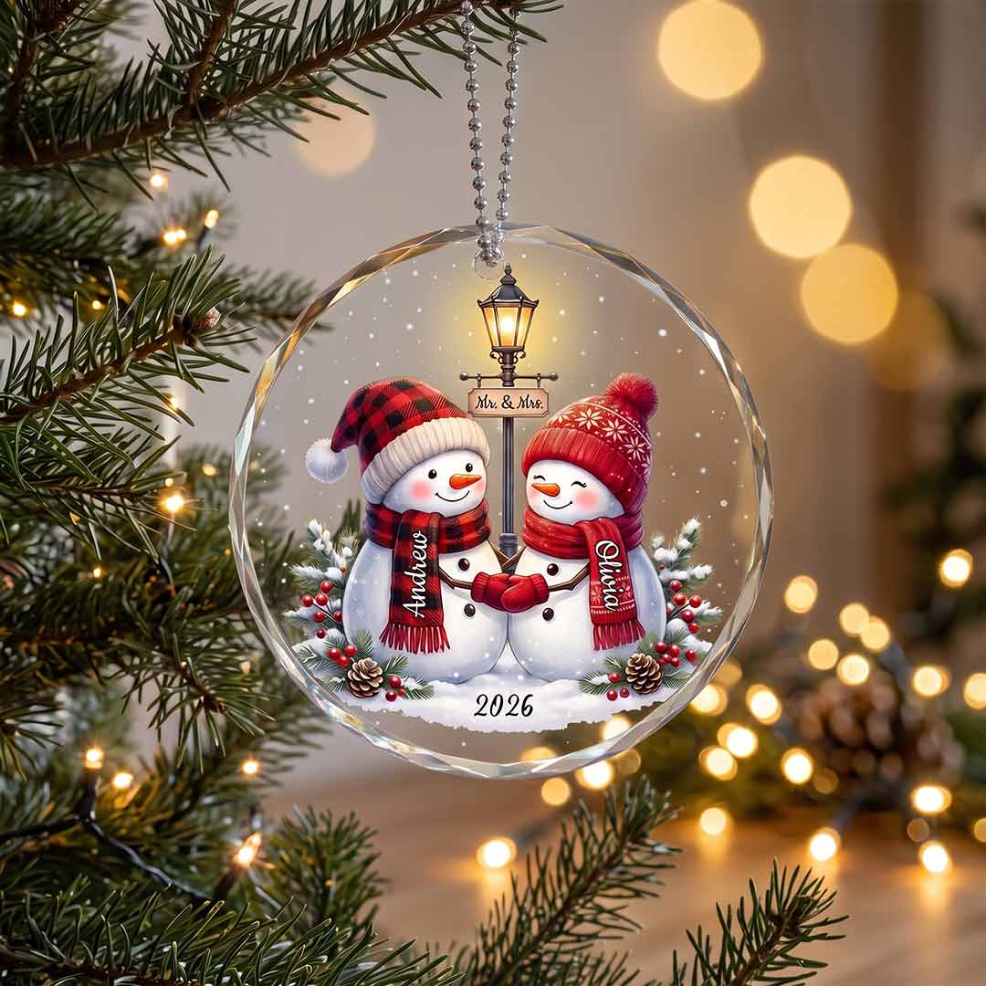 Mr and Mrs Snowman Christmas Couple Holiday Keepsake Personalized Custom Name Date Couple Round Glass Christmas Ornament for Newlyweds
